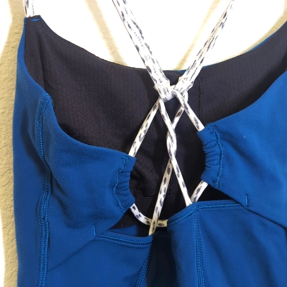 Lululemon tank top with bra size 6 - Picture 5 of 5